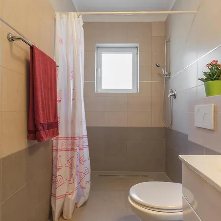 1 Bedroom Stunning In *