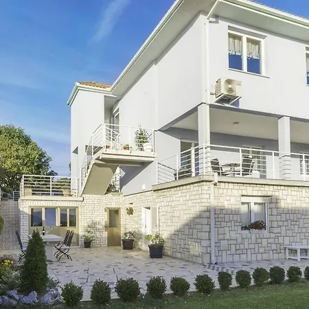 1 Bedroom Stunning In Novi Vinodolski