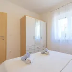 1 Bedroom Stunning In Apartment