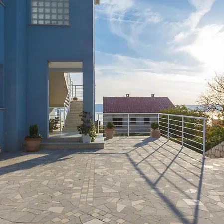 Apartment 1 Bedroom Beautiful In Novi Vinodolski