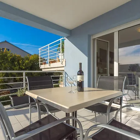 Apartment 1 Bedroom Stunning In Novi Vinodolski