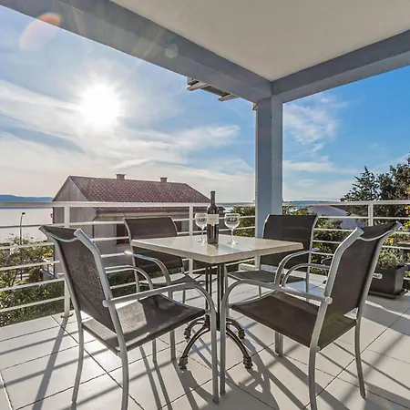 1 Bedroom Stunning In *